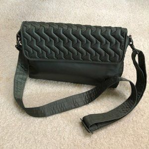 Lug Soar Crossbody - olive green